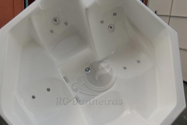 galeria-rc-banheira-spa-16F28D7B86-D523-27A5-9033-E25B091D558F.jpg