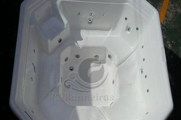 galeria-rc-banheira-spa-211B34A04E-961F-551F-7A2E-AB04C58C085B.jpg