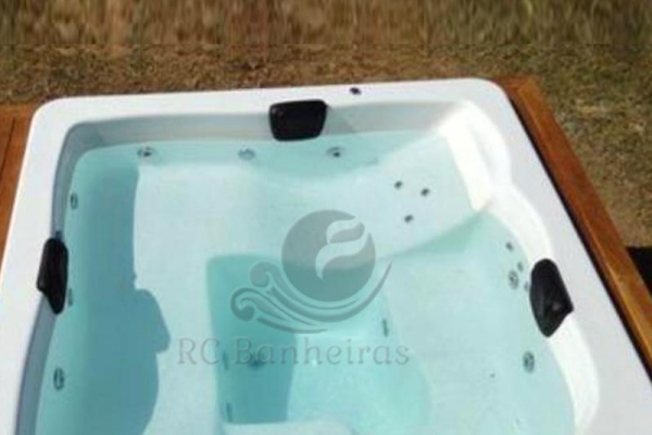 galeria-rc-banheira-spa-22ECB9B5E9-90EF-61C0-B47E-493E1BC8F420.jpg