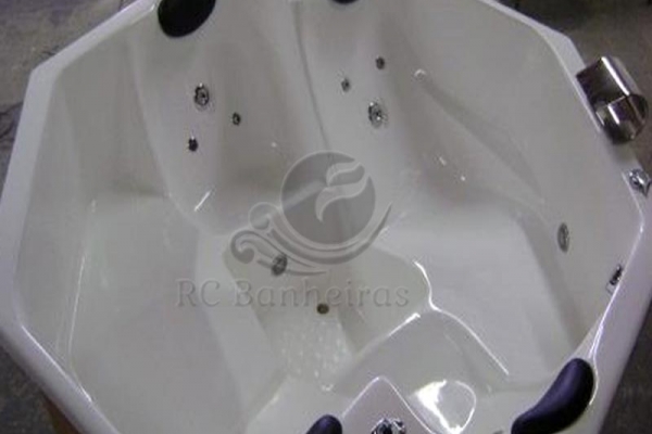 galeria-rc-banheira-spa-25CED31B53-BBFF-3018-5F2D-95642C04AAF6.jpg